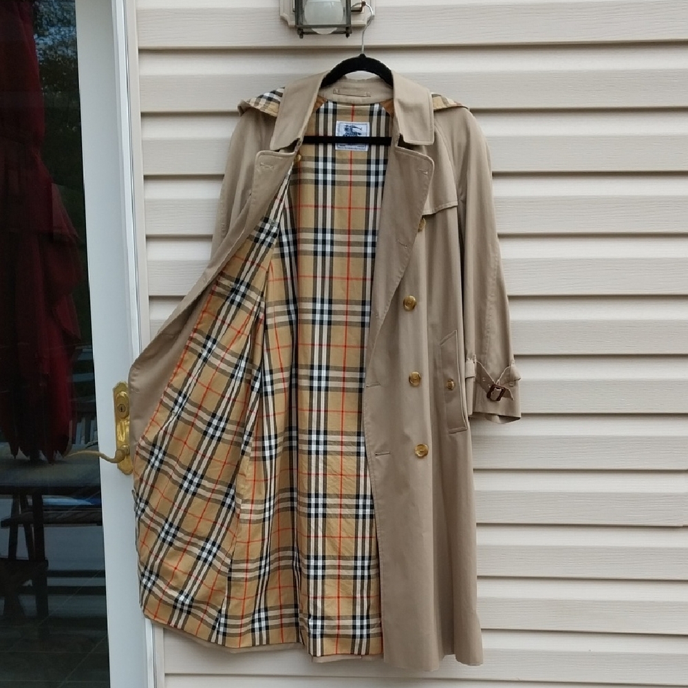 BURBERRY CHECK LINED CLASSIC TRENCH COAT WITH DETACHABLE HOOD
